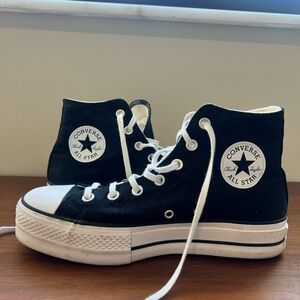 Converse Platform High Top Sneaker in Size 9